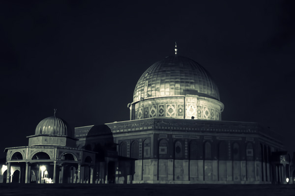 Fanatik Yahudilerden Mescid-i Aksa'ya baskın