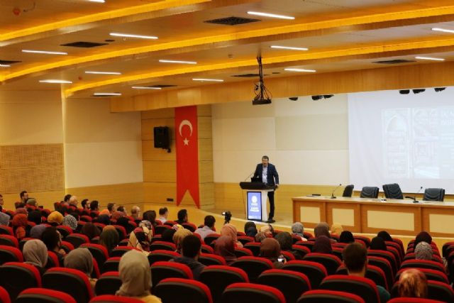 'İslam Düşünce Disiplinleri ve Dini Düşüncenin Geleceği' SAÜ'de konuşuldu