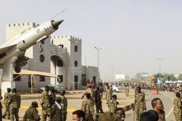 Sudan, Libya ve Orta Afrika ile olan uluslararası sınırını kapattı