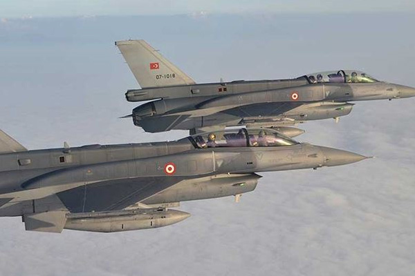İki F-16 ile Suriye hava sahasında uçuş gerçekleştirdi