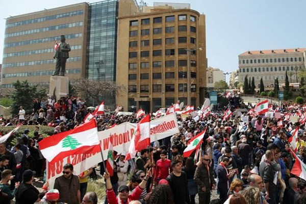 Lübnan’da ekonomik kriz, halkı sokağa döktü!