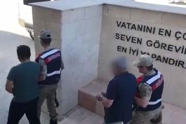 Teröristleri tedavi eden iki kişi yakalandı