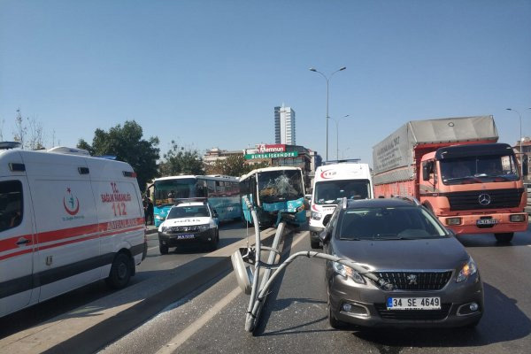 İstanbul'da otobüs refüje çıktı: Çok sayıda yaralı var