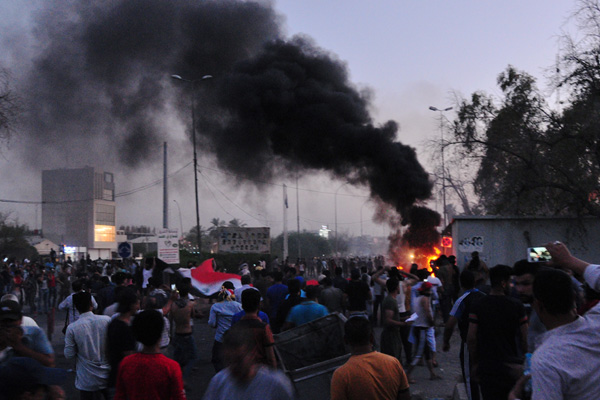 Irak'ta ölü sayısı yükseldi, gösteriler sürüyor