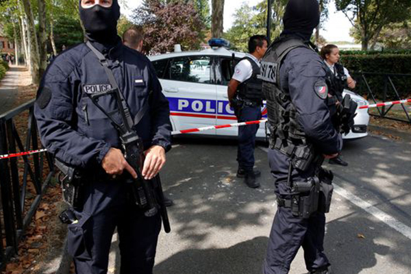 Paris Emniyet Müdürlüğü'nde bıçaklı saldırı: 4 ölü