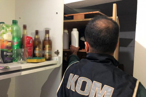 İzmir'de sahte içki operasyonu: 3 gözaltı