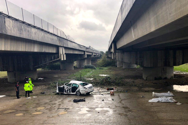 Düzce'de otomobil viyadükten düştü: 2 ölü, 2 yaralı