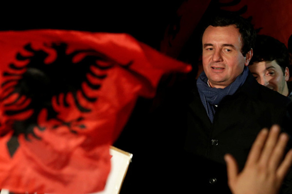 Kosova'da erken genel seçim: Albin Kurti seçim zaferini ilan etti