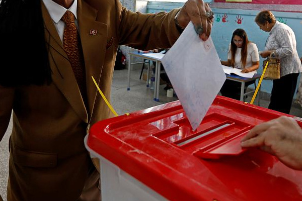 Tunus'ta halk tekrar sandık başında