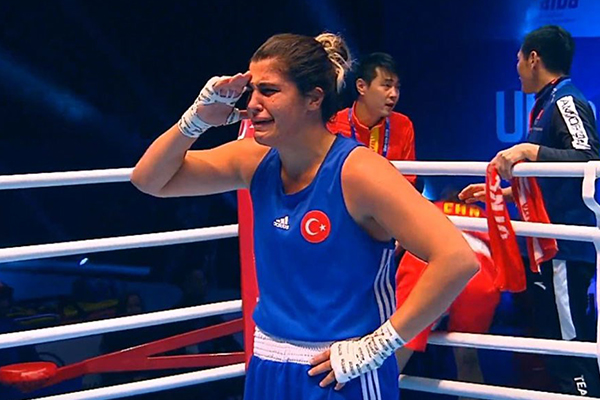 Dünya Şampiyonası'nda Busenaz Sürmeneli'den, altın madalya