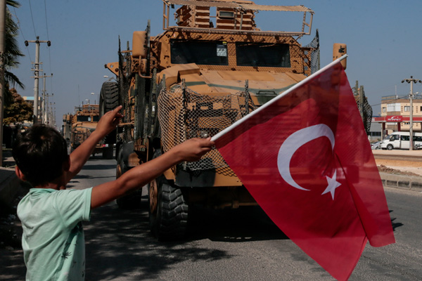 İngiltere Türkiye'ye yönelik silah ambargosuna katılmayacak