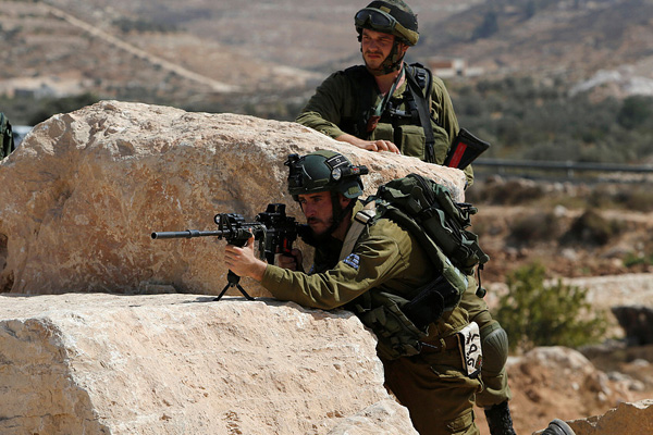 İsrail askerleri Nablus'ta 3 Filistinliyi yaraladı