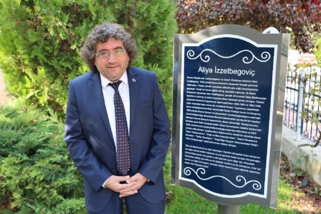 Aliya İzzetbegoviç ölüm yıl dönümünde anılıyor