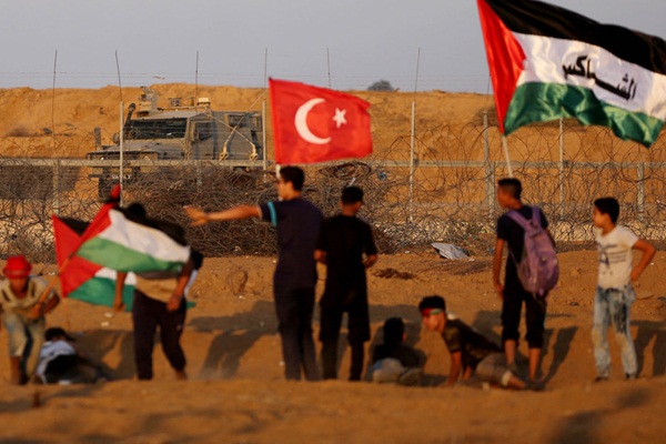 İsrail, Gazze sınırında 69 Filistinliyi yaraladı