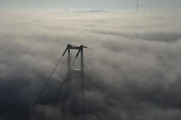 İstanbul güne sisle uyandı