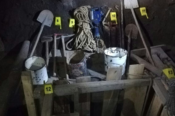 Kars'ta kaçak kazı yapan 5 kişi suçüstü yakalandı