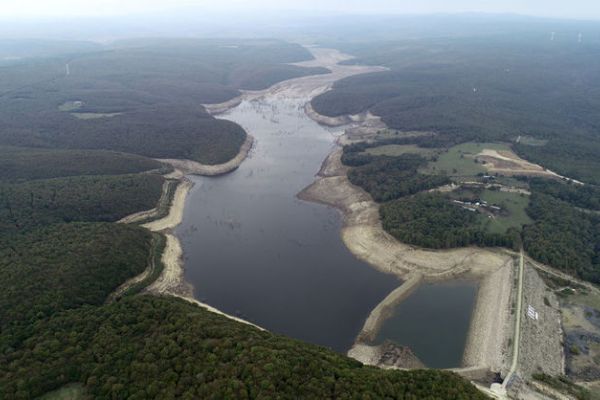 Pabuçdere ve Kazandere barajlarındaki su seviyesi havadan görüntülendi