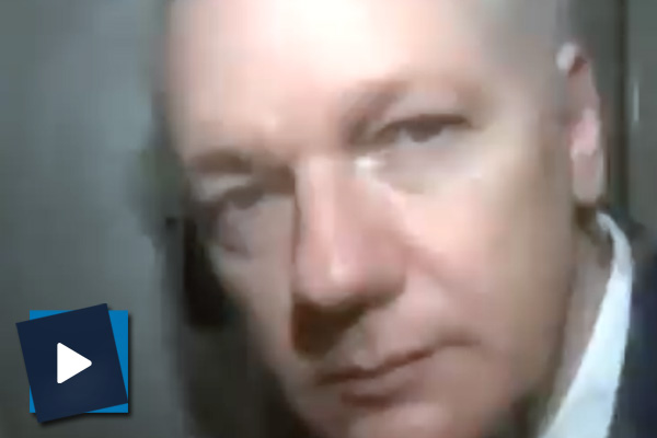 Assange’ın cezaevi aracından çekilmiş son görüntüsü yayınlandı