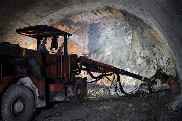 Yeni Zigana Tüneli'nde ışığa 11 kilometre kaldı