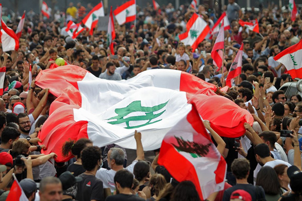 Lübnan'daki Filistinlilere uyarı: Gösterilerden uzak durun