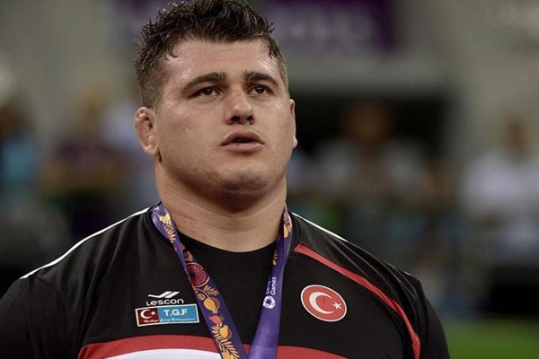 Rıza Kayaalp’ten yeni altın madalya