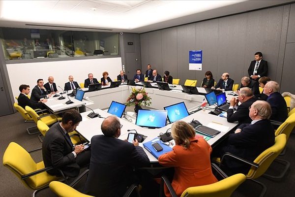 TBMM Başkanı Şentop Fransız mevkidaşları ile görüştü