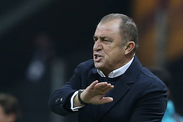 Fatih Terim yazılı atkıların stada alınmadığı iddiası