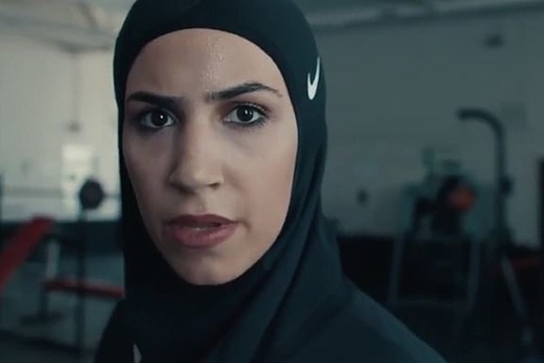 Müslüman atlet, başörtüsü sebebiyle diskalifiye edildi