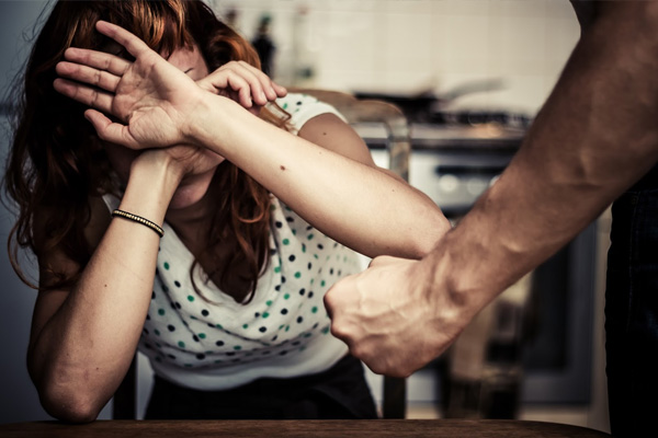 Kadına şiddet uygulayana silah yasağı