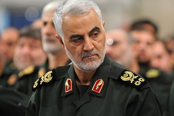 Irak'ta Kasım Süleymani posteri parçalandı