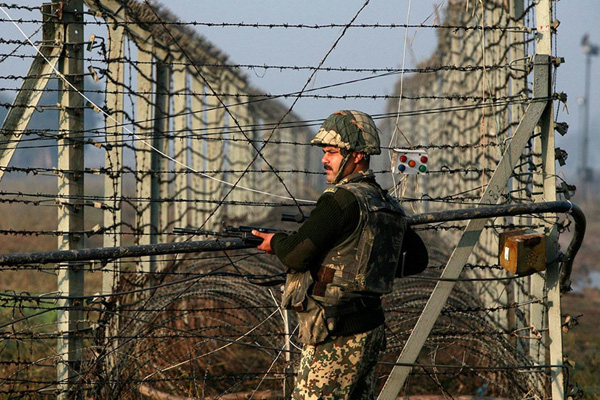 Pakistan ordu sözcüsü: Keşmir'de 60 Hint askeri öldürdük