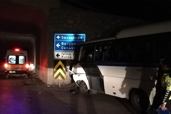 Maden işçilerini taşıyan servis kaza yaptı: Çok sayıda yaralı var