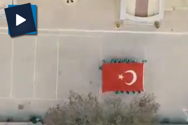 'Selam Türk'ün bayrağına...'