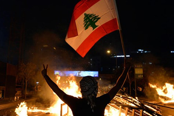 Lübnan'da temel ihtiyaç maddeleri tükenmeye başladı