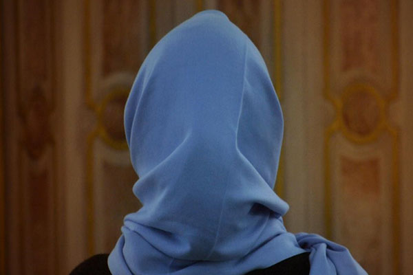 Türkiye'den, başörtüsü yasakçısı Fransa'ya kınama