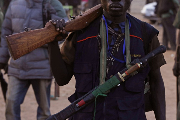 Nijer'de kanlı gün: Boko Haram askeri kampa saldırdı