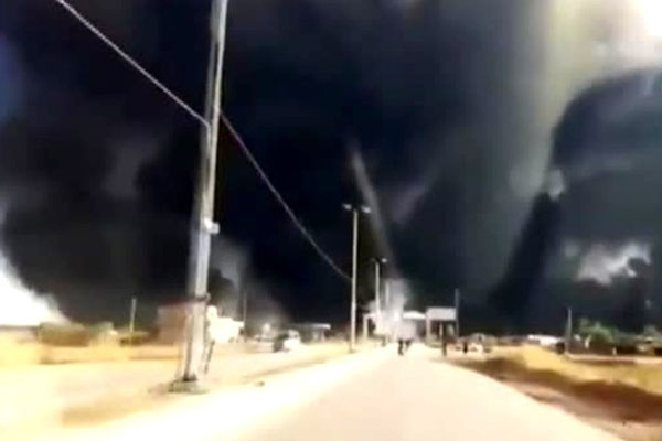 YPG/PKK'lı teröristler kuyulara doldurduğu petrolü yaktı