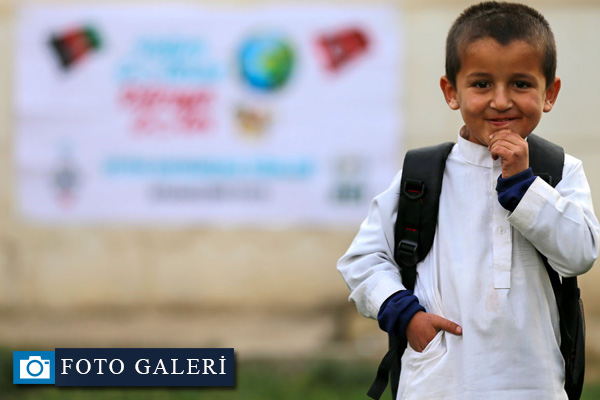 İHH Afganistan'da 'yetim seferi'