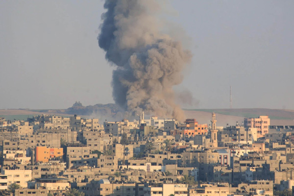 İsrail ordusu Gazze'yi bombaladı: Şehit ve yaralılar var