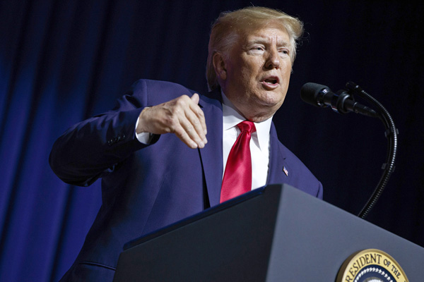 Trump'tan Ukrayna çıkışı: Telefon görüşmesinin dökümlerini canlı yayında okuyabilirim