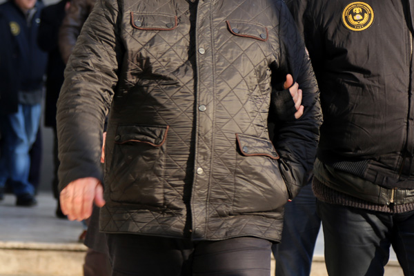 Mersin'de terör operasyonu: 9 gözaltı