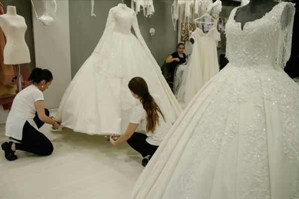 Almanya'ya gelinlik, Rusya'ya damatlık gönderiyoruz