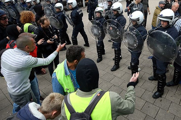 Fransa'da sarı yeleklilerin gösterileri 51. haftasına girdi