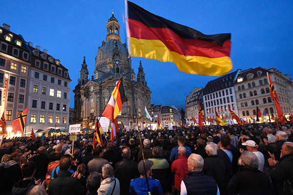 Bir Alman şehrinde 'Nazizme karşı acil durum' ilan edildi