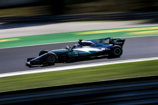 ABD'de pole pozisyonu Bottas'ın