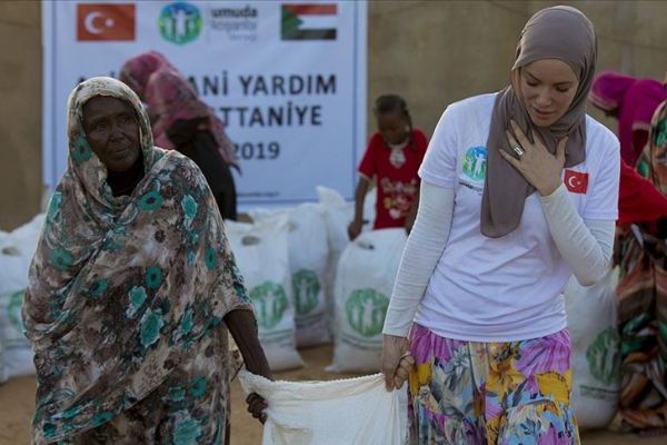 Umuda Koşanlar Derneği'nden Sudan'daki sel mağdurlarına yardım
