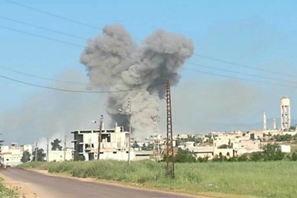 Rus savaş uçakları bir okulu vurdu