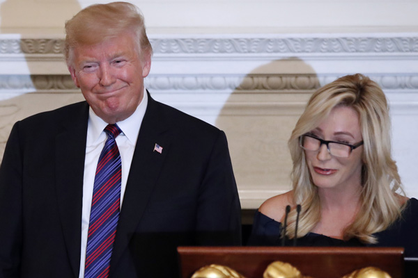 Trump'ın Evanjelik kişisel papazına Beyaz Saray'da görev