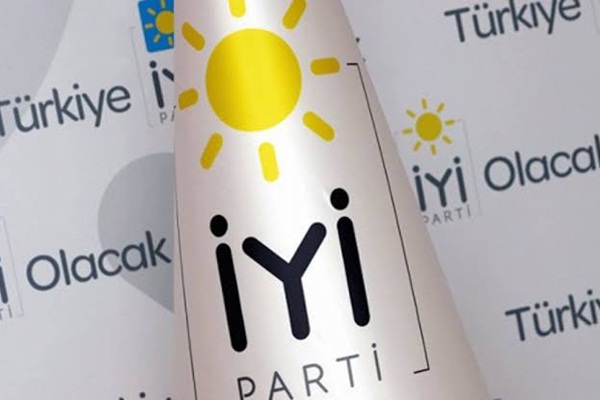 İYİ Partili isim trafik kazasında hayatını kaybetti