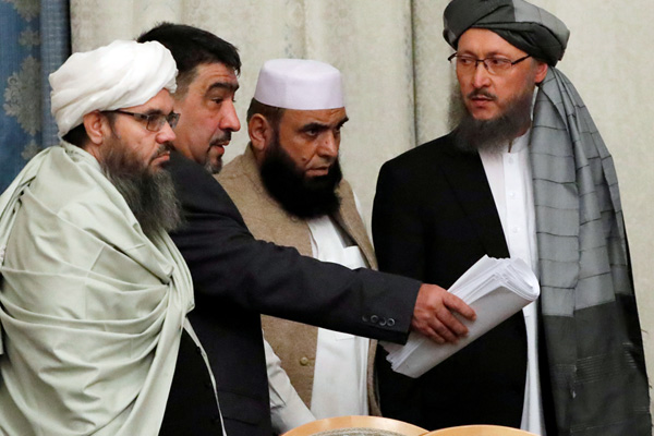 Kabil hükümeti ve Taliban Çin'de masaya oturacak